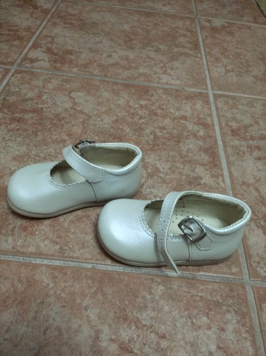 Sapatos da marca Mania do Pé tamanho 20