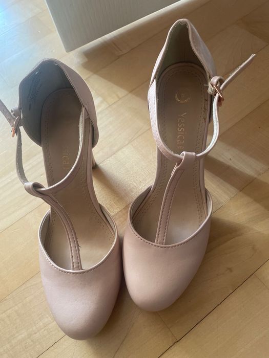 Sprzedam szpilki pudrowy róż