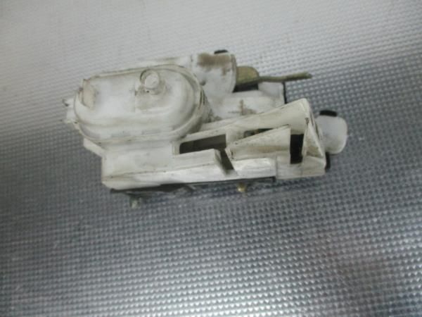 Fechadura / fecho porta trás direito VOLKSWAGEN Polo (6N)