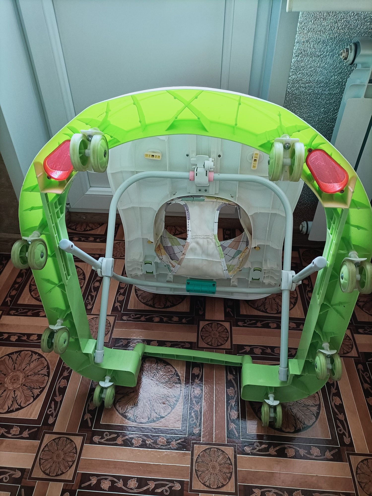 Продам  детские ходунки Carrello