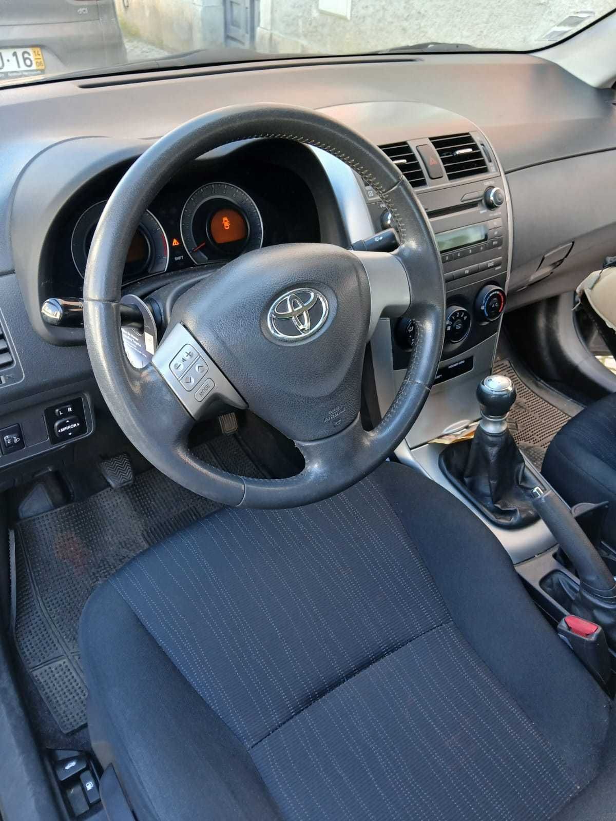 Um carro característico da Toyota. Imaculado, seguro e irrepreensível!