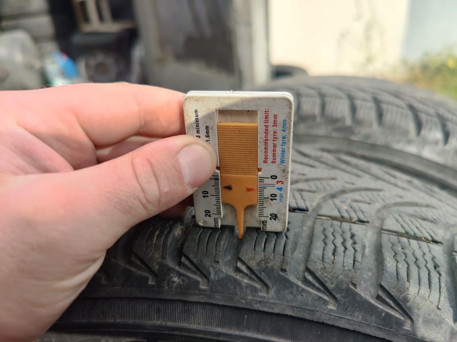 Michelin latitude R17 225/65