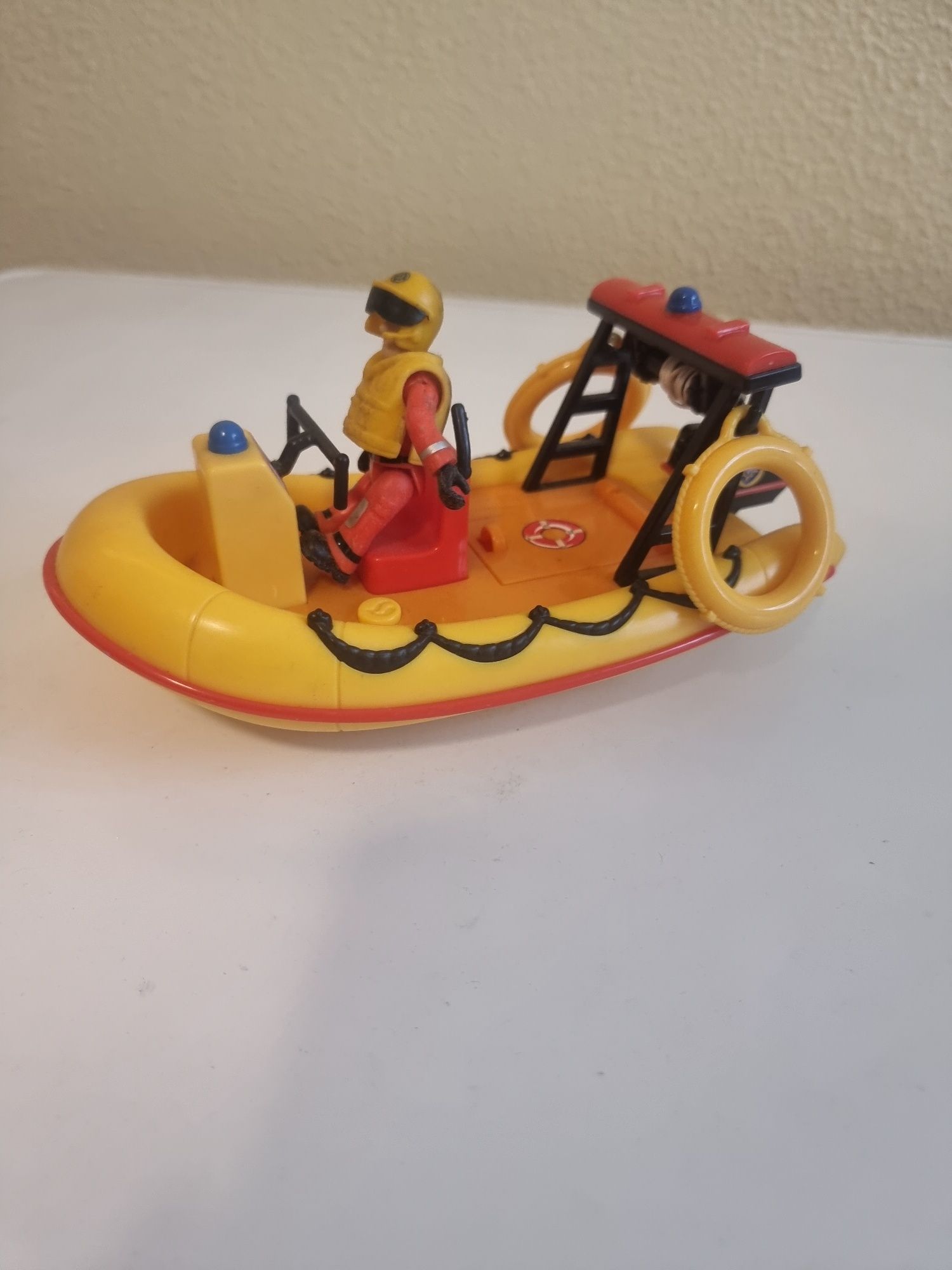 Bombeiro sam helicopet , camiao e barco