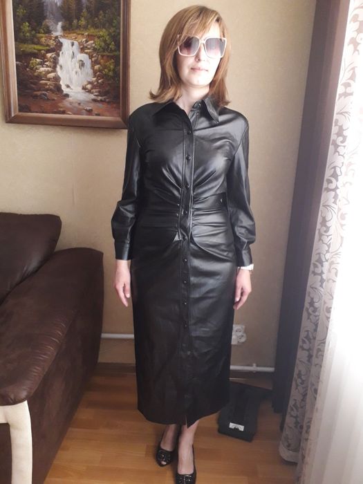 Платье zara . Платье из эко кожи. Одевались один раз. Тянется  .