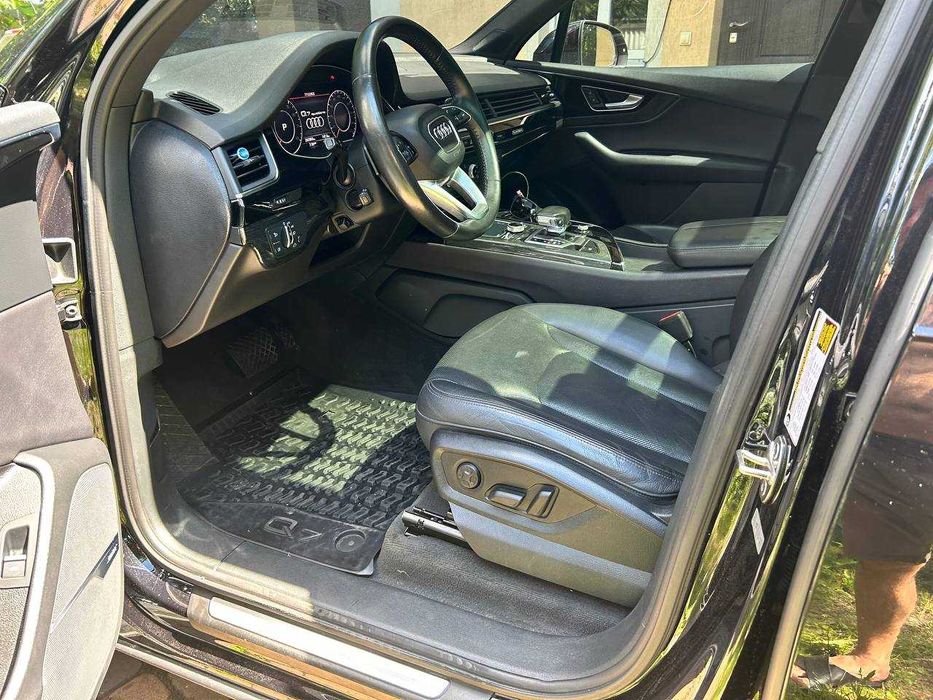 Audi q7 premium plus 2017 год 3.0 tfsi quattro камеры 360 7 мест
