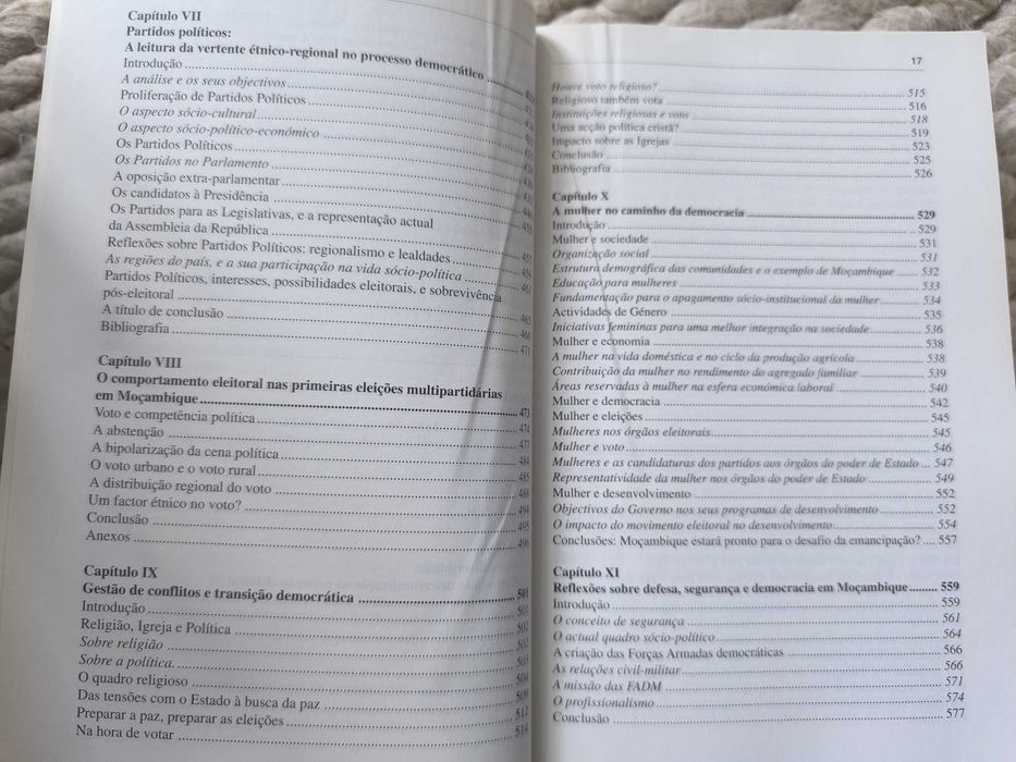 Livro "Eleições, democracia e desenvolvimento" de Brazão Mazula