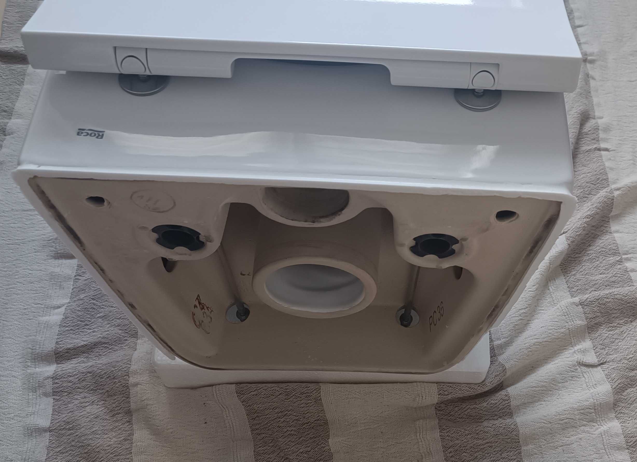 Miska wc Roca Gap Square slim z deską używana jak nowa