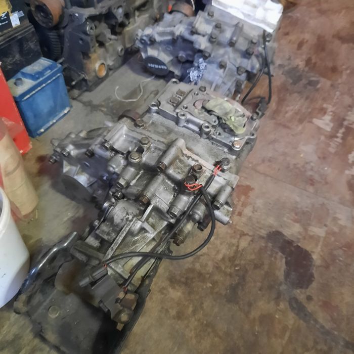 MR518701 Mitsubishi L200 раздатка, коробка роздавальна