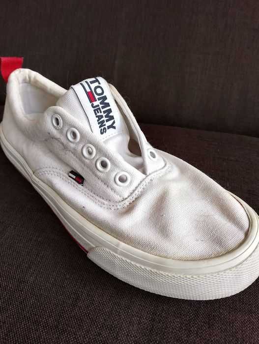 TOMMY HILFIGER. Buty damskie.