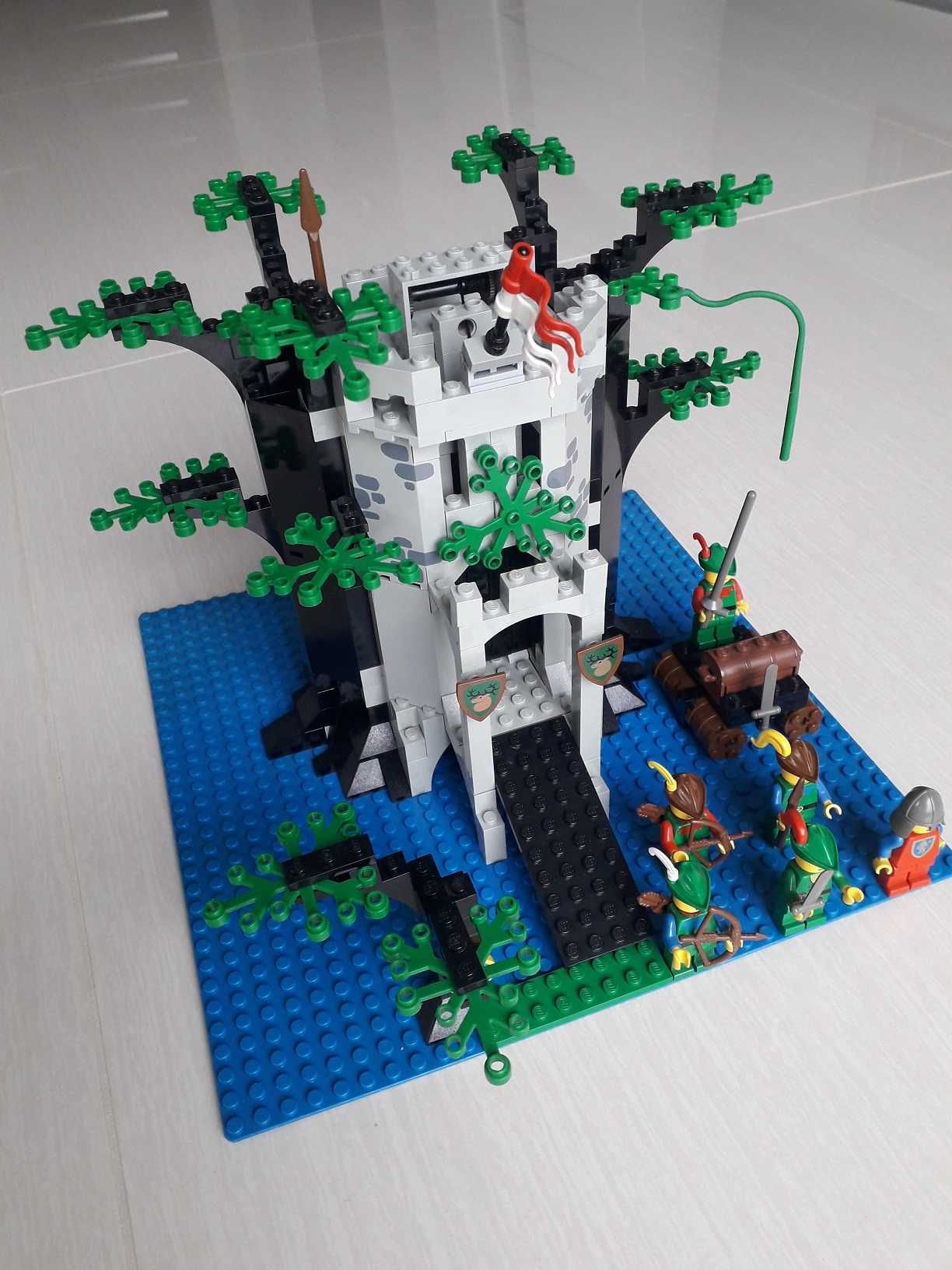 Lego 6077 Forestmen's River Fortress