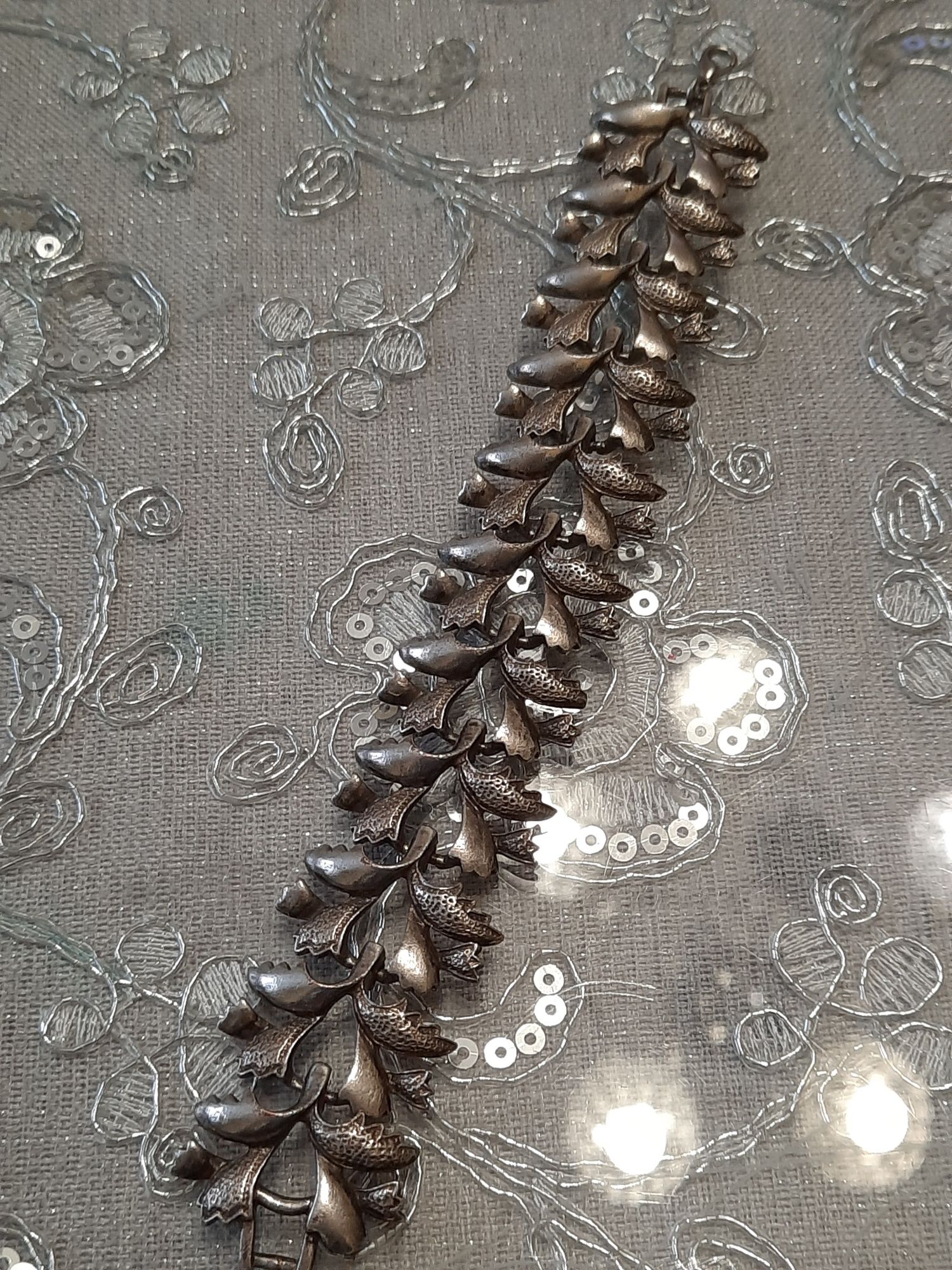 Bransoletka stara liście rzeźbione, ciężka kuta.