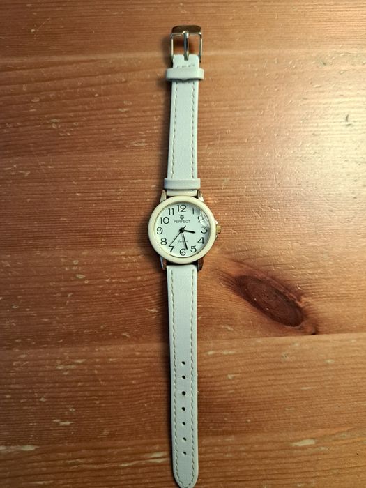 Damski zegarek | Perfect | biały pasek | skóra