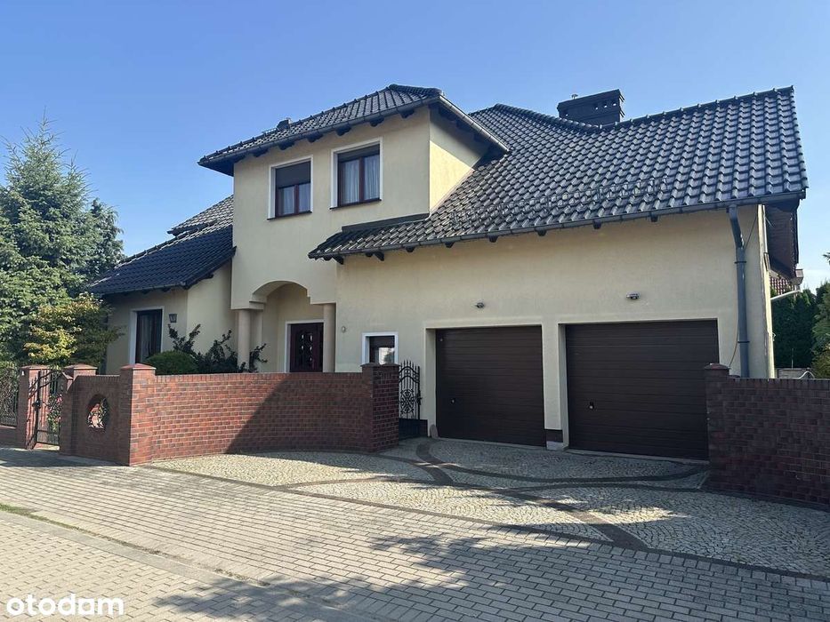 Przestronny komfortowy dom w spokojnej, podmiejskiej miejscowości