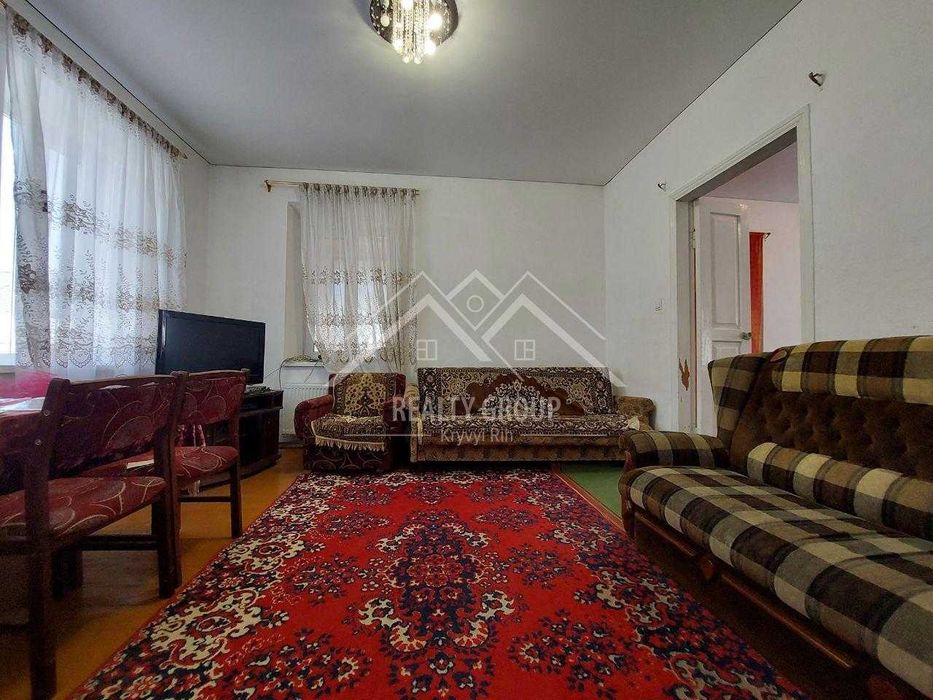 Продаж будинку з гаражем у центрі міста по вул.Кравченка