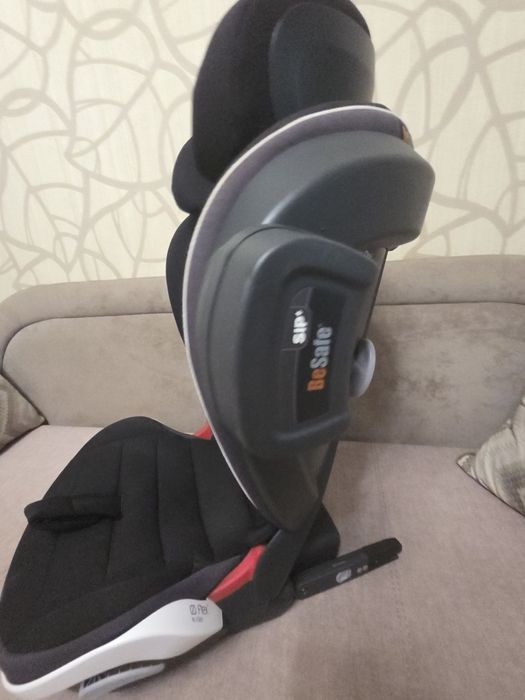 Автокрісло BeSafe iZi Flex Fix i-Size для дітей з 3 до 12 років