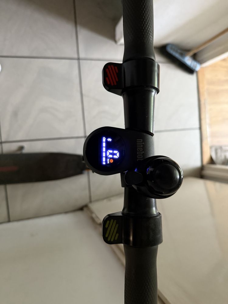 Hulajnoga elektryczna segway