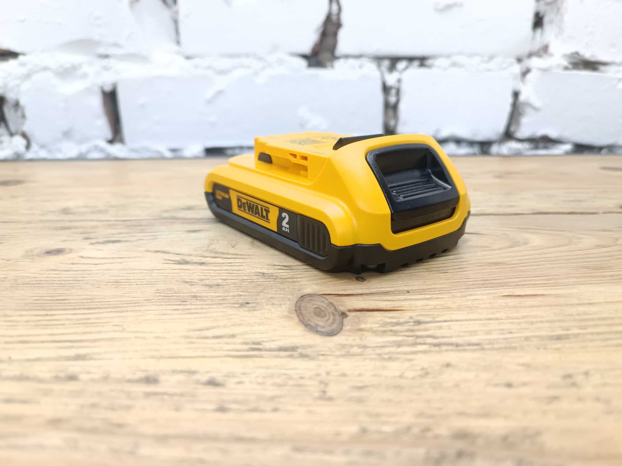 Акумулятор, батарея DeWALT DCB203 2Ah з США Оригінал