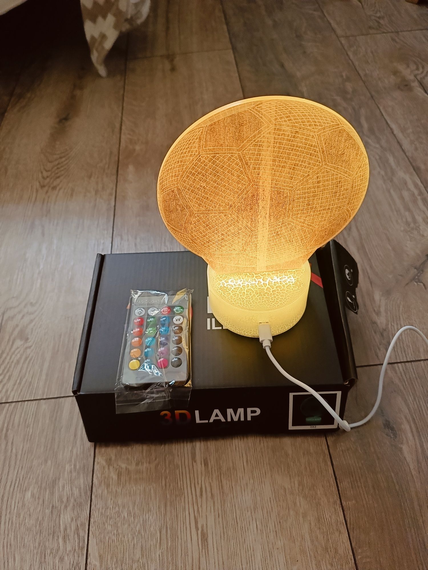 Lampka 3D USB z pilotem piłka