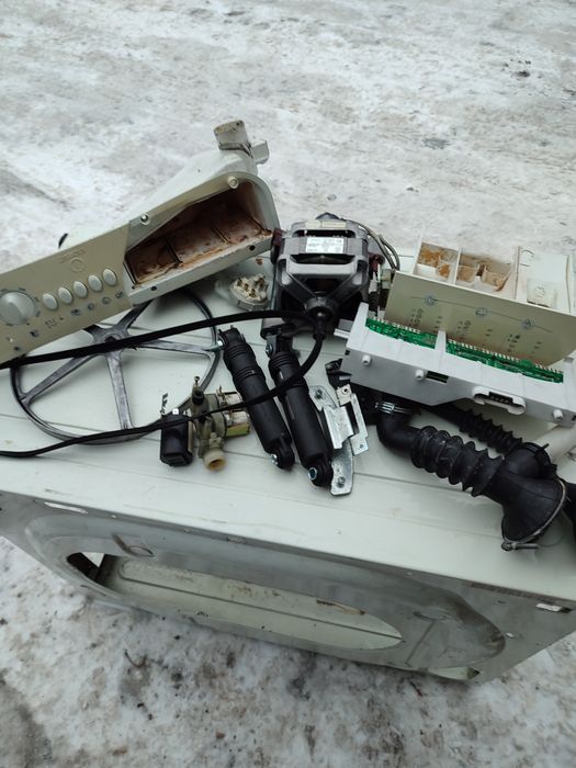 Запчастини до пральної машини індезіт W105TX W84TX