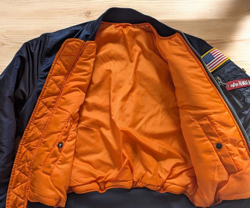 Новий бомбер Alpha Industries MA-1 Nasa