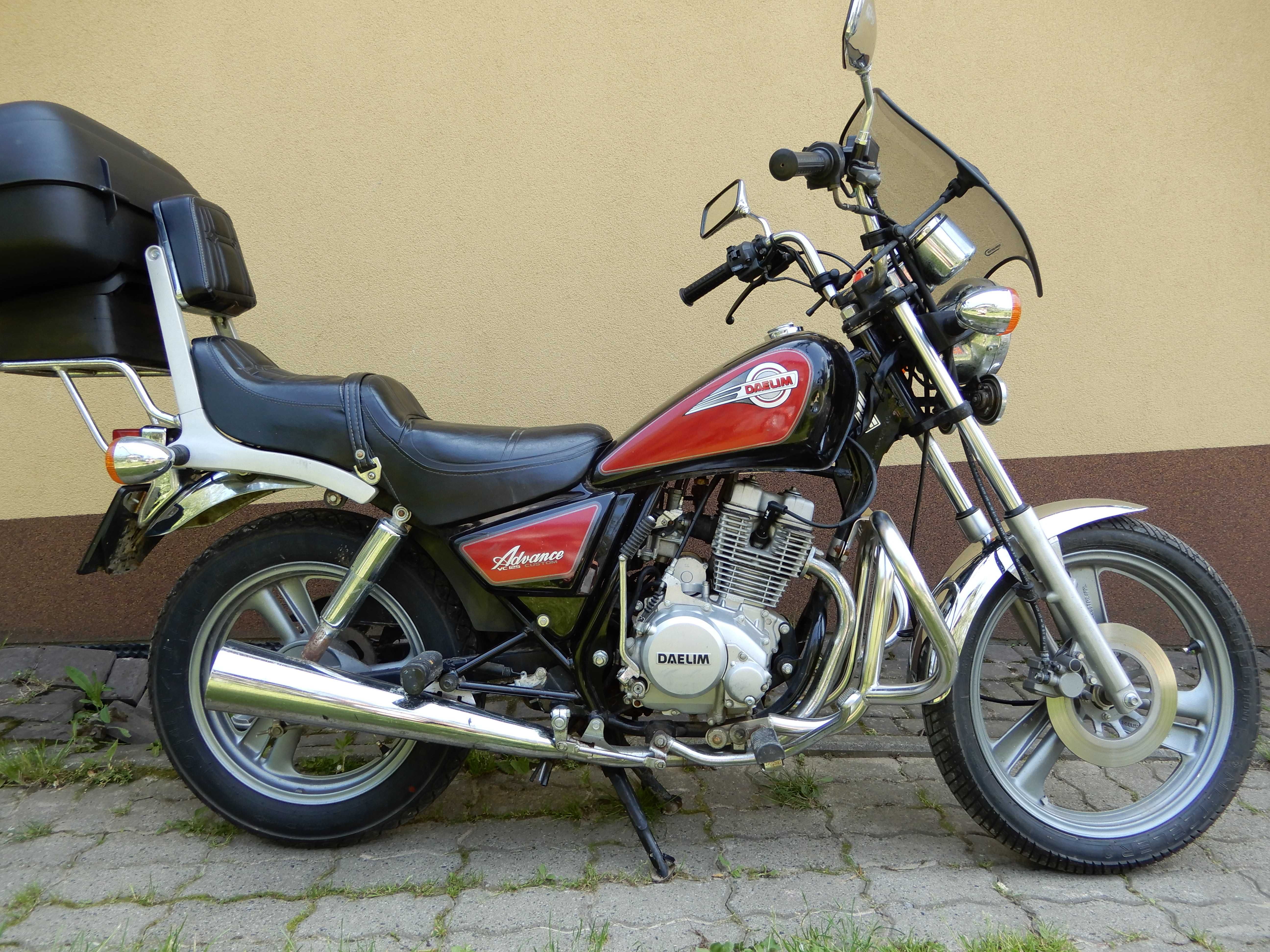 Motocykl Daelim VC 125 Custom (5200)km 96r