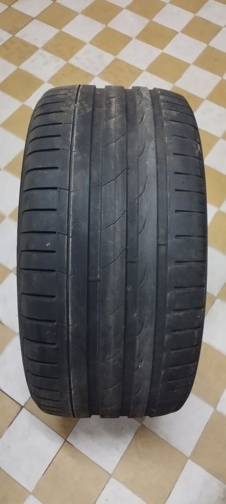 2 peus nokian hakka 295/40 R20 110y XL