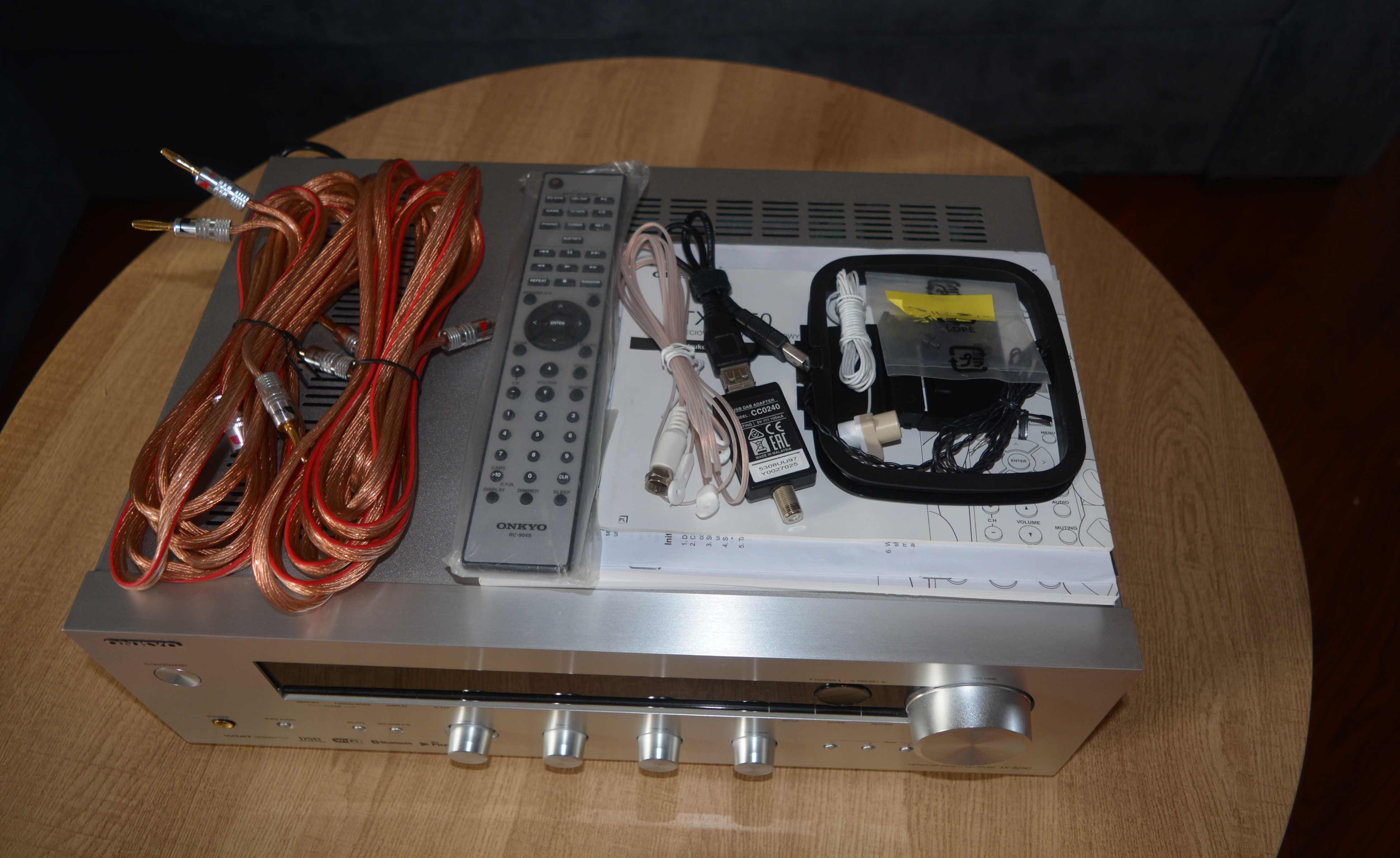 Amplituner ONKYO TX-8250 Chromecast - stan idealny.