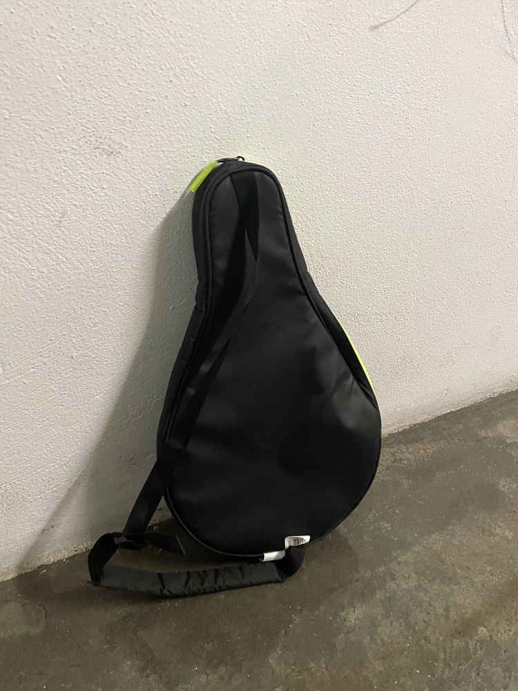 Capa de raquete de padel