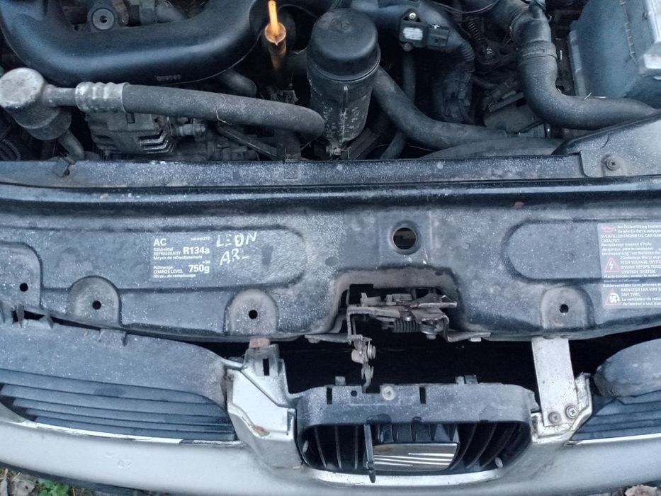 Seat Leon Toledo 2 pas przedni ARL silnik skrzynia 6 lampa wtryski