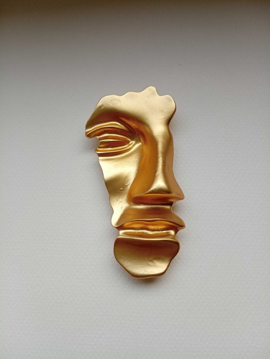 Wisiorek * Złoty Kawałek Twarzy