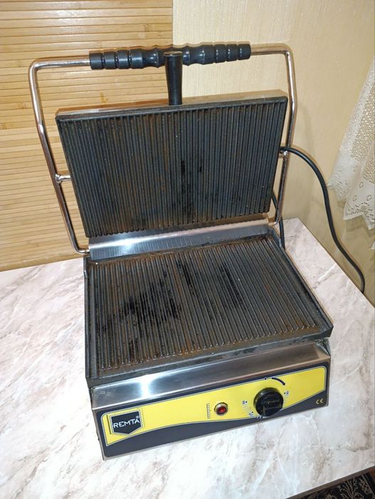 Промислова сендвіч- гріль REMTA