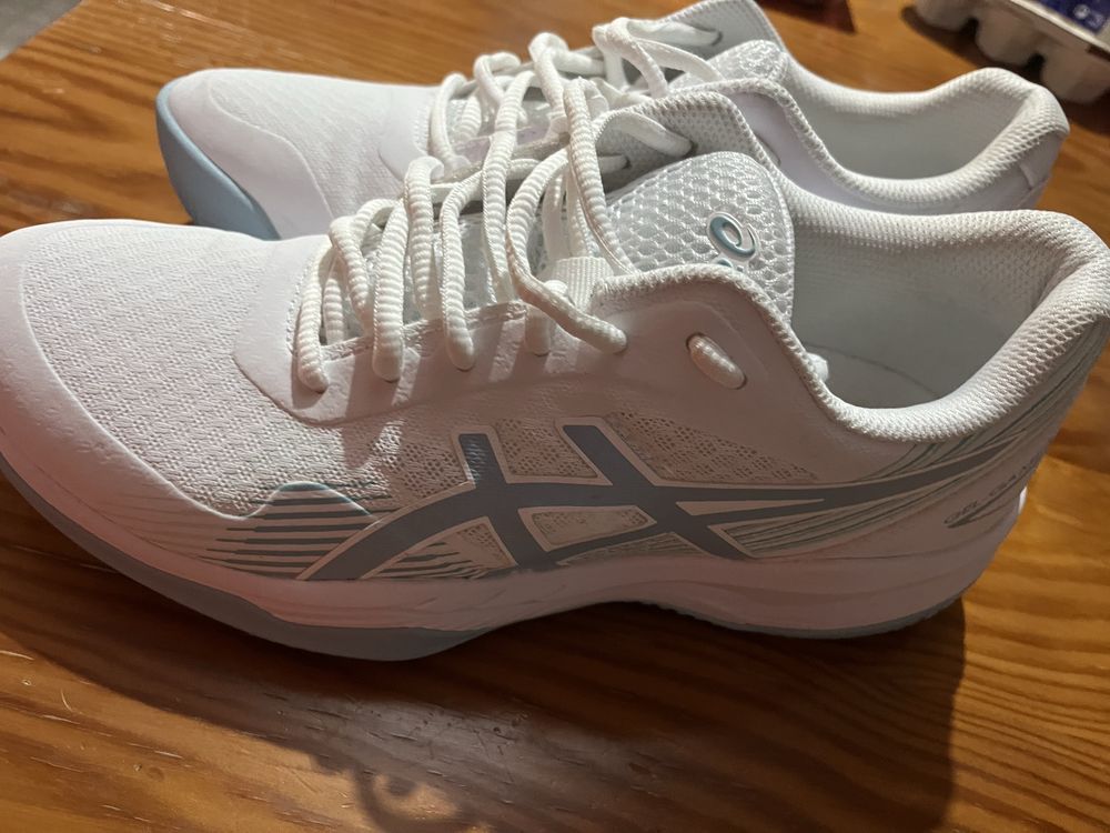 Sapatilhas ASICS- brancas e azul clarinho