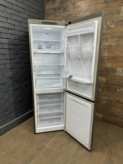 Холодильник Samsung RB33J3030SA.NoFrost.Гарантія.Доставка по Україні