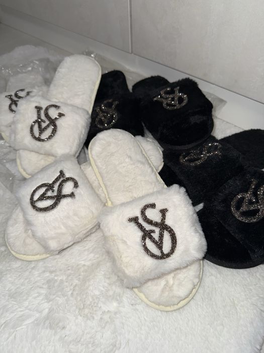 Кімнатні тапочки Victoria’s  Secret
