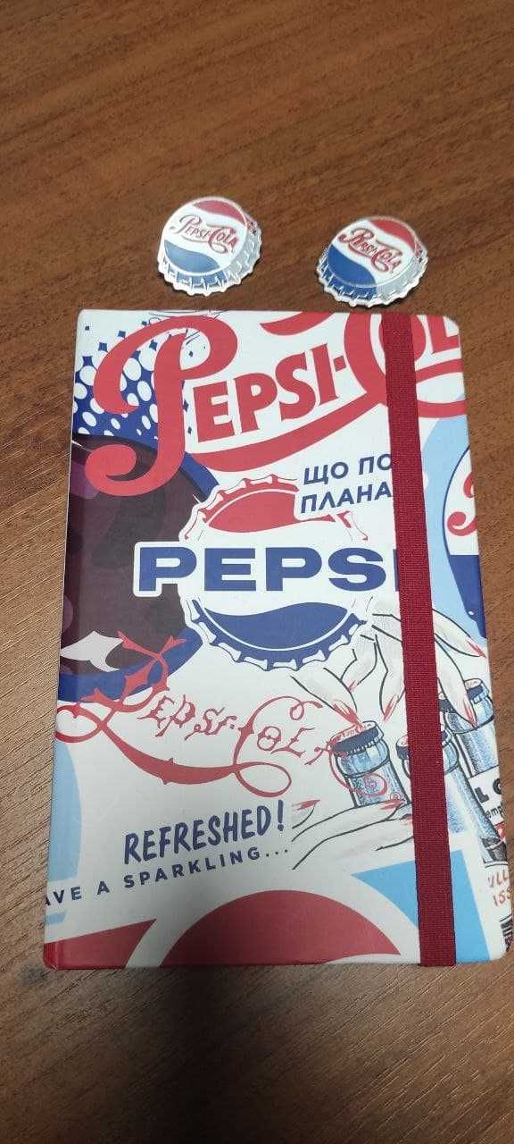 Бананка Pepsi by keep,блокнот Pepsi и фирменные значки.