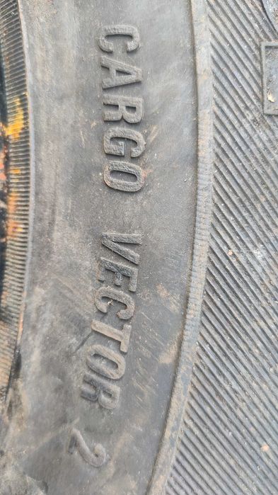 Opona Całoroczna 215/65/16C Goodyear 9,5mm