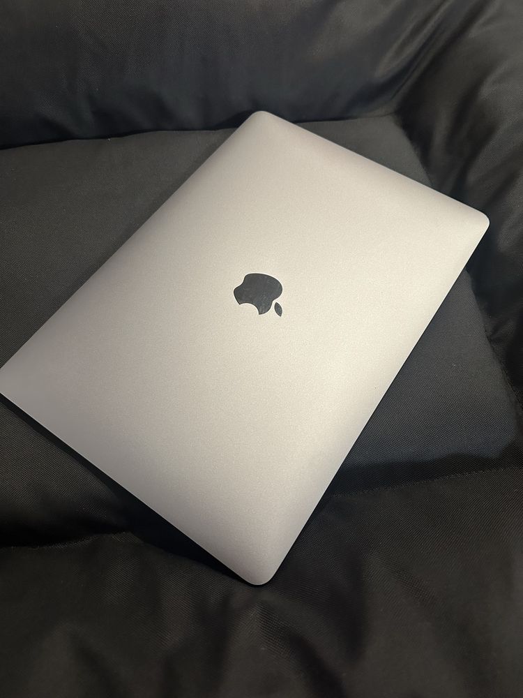 MacBook Air M1 jak nowy