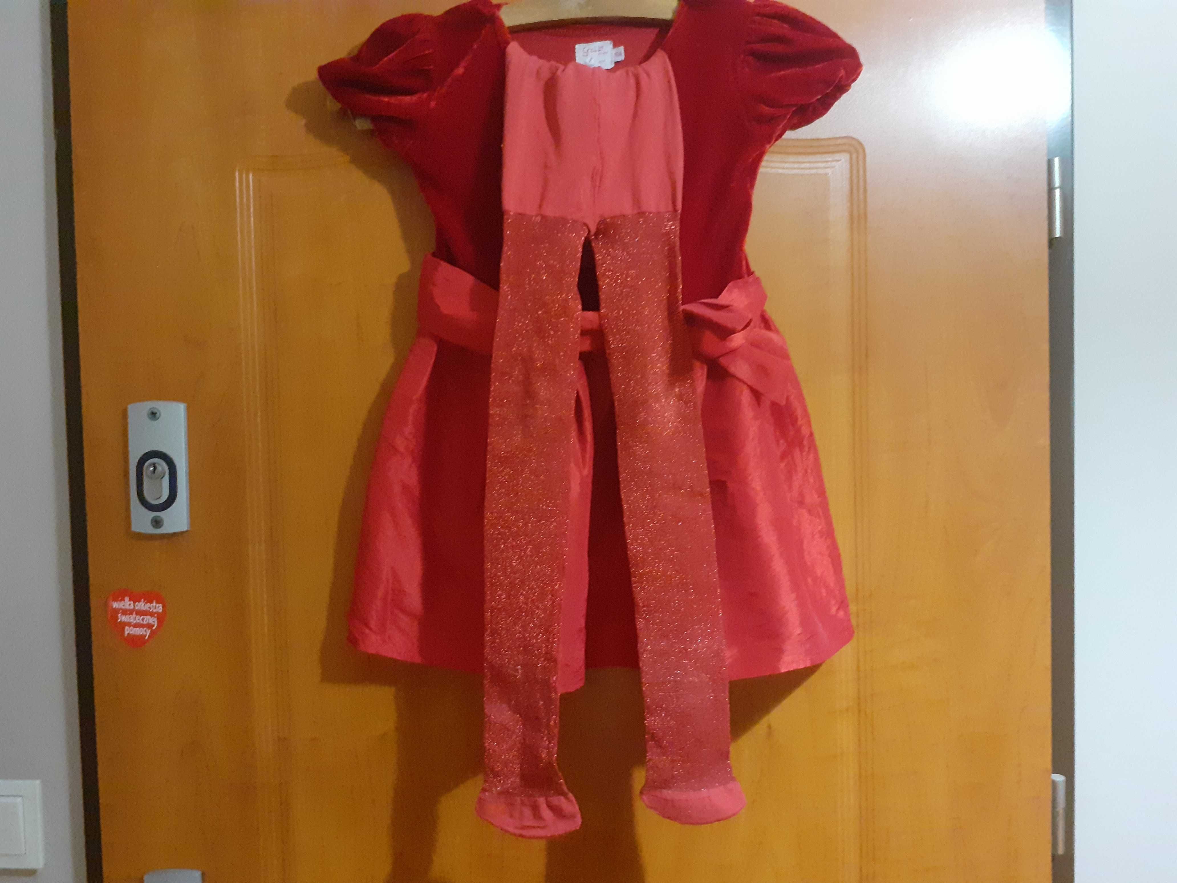 Czerwona dziewczęca sukienka atłasowa z czerwonymi rajstopami