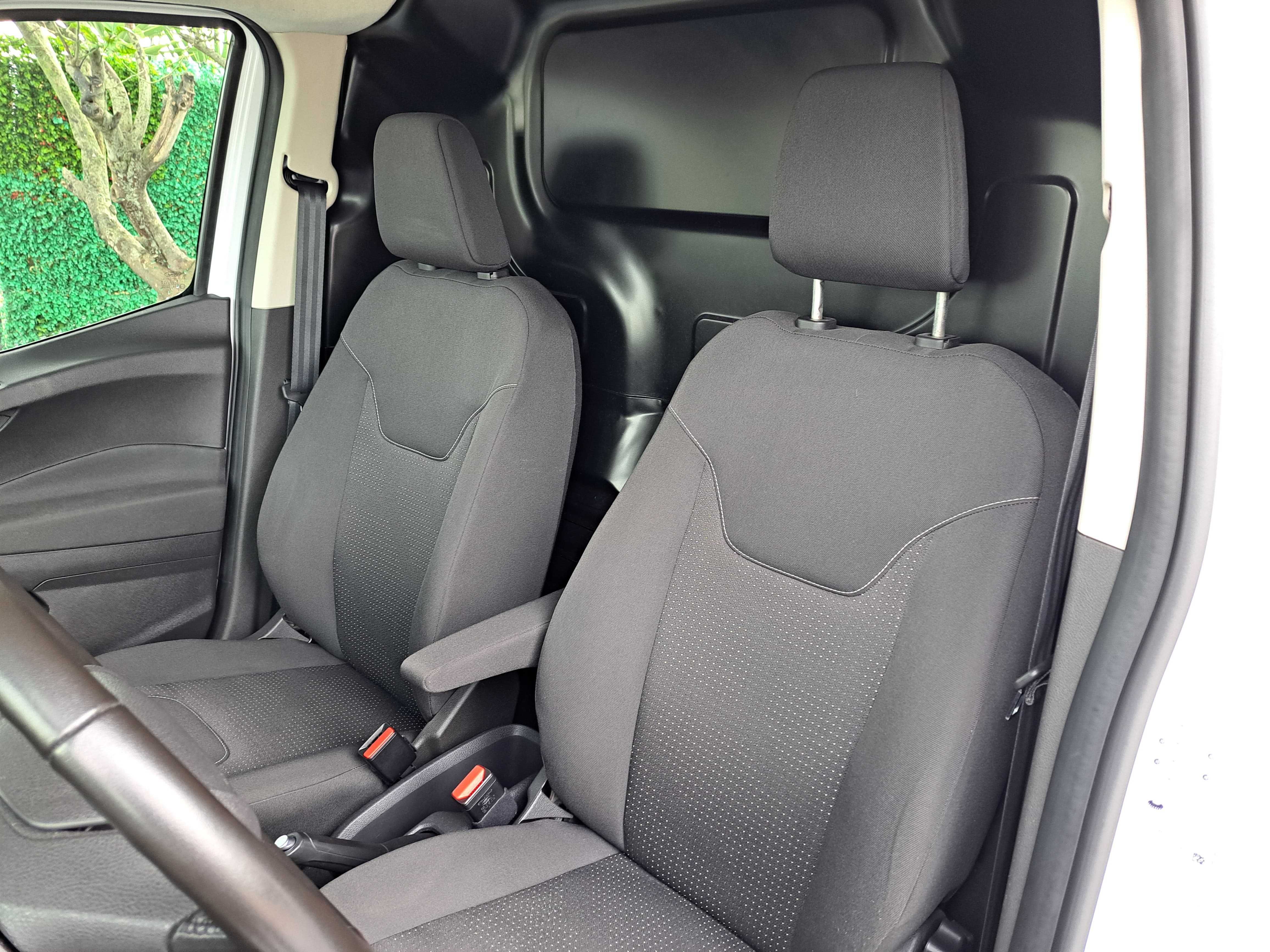 Ford Transit Courier 1.5 TDCi Trend IVA DEDUTÍVEL