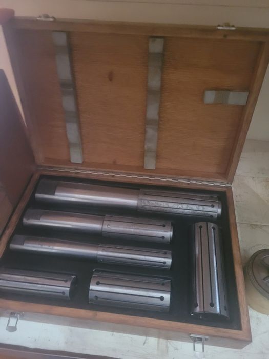 Porta piinças para aperto de casquilhos