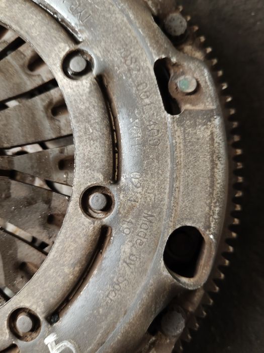 Sprzęgło bxe koło dwumasowe dwumas  volkswagen passat B6 Turan golf 5