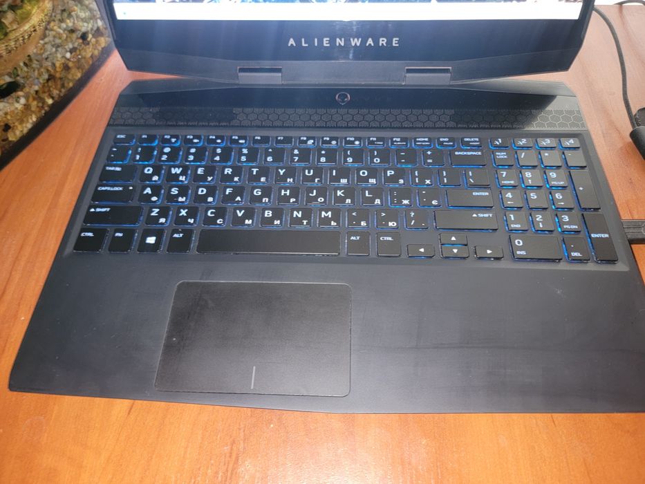 Ноутбук Dell Alienware m15 rtx2070, i7-8750H