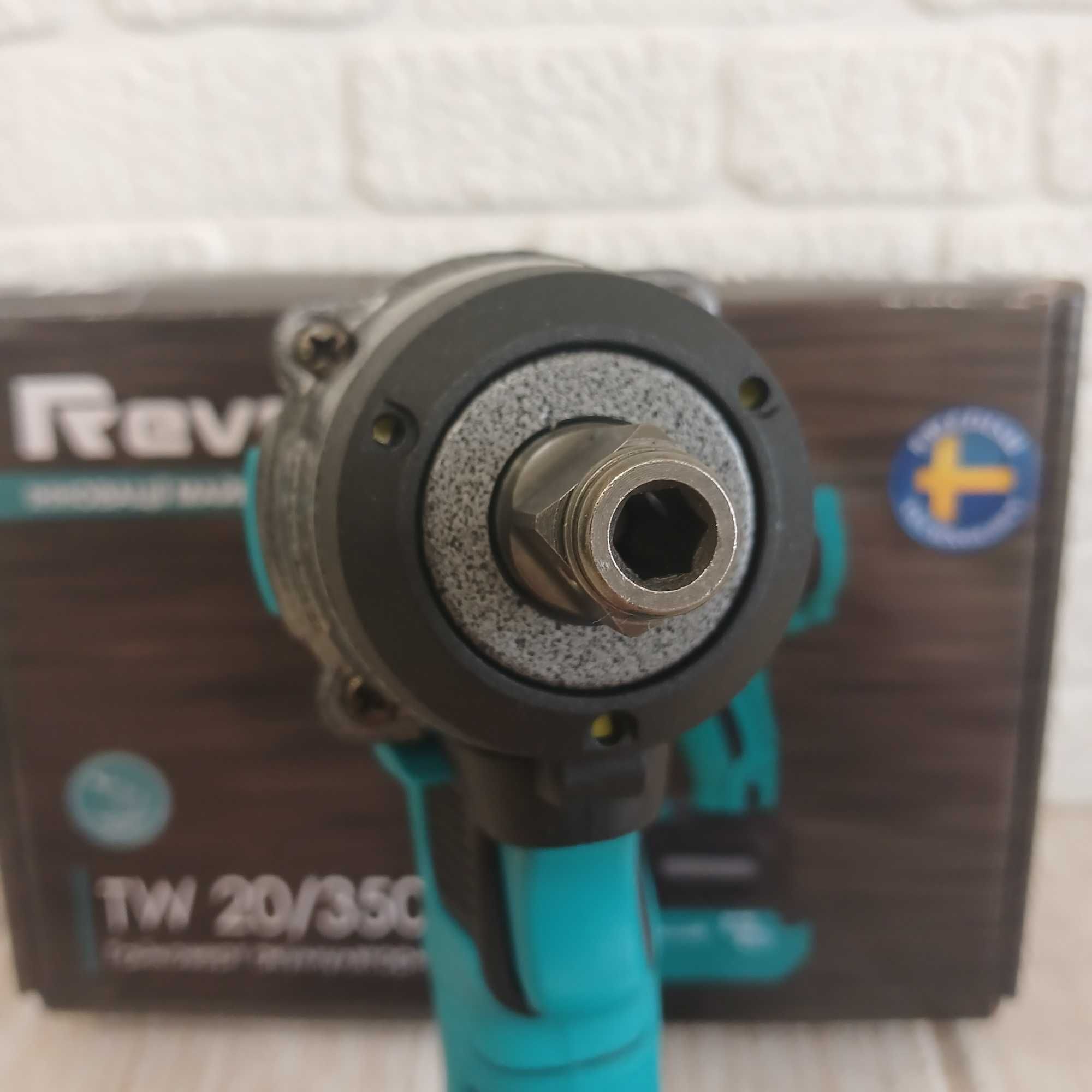 Акумуляторний гайковерт імпакт revolt tw20/350