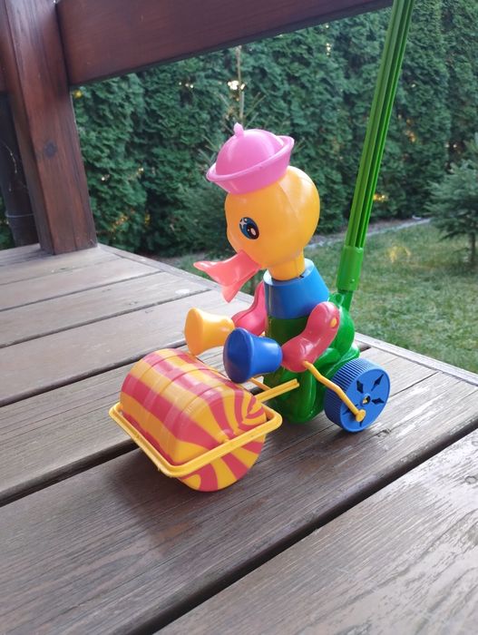 Świetna zabawka na kijku pchacz kaczorek jak nowy