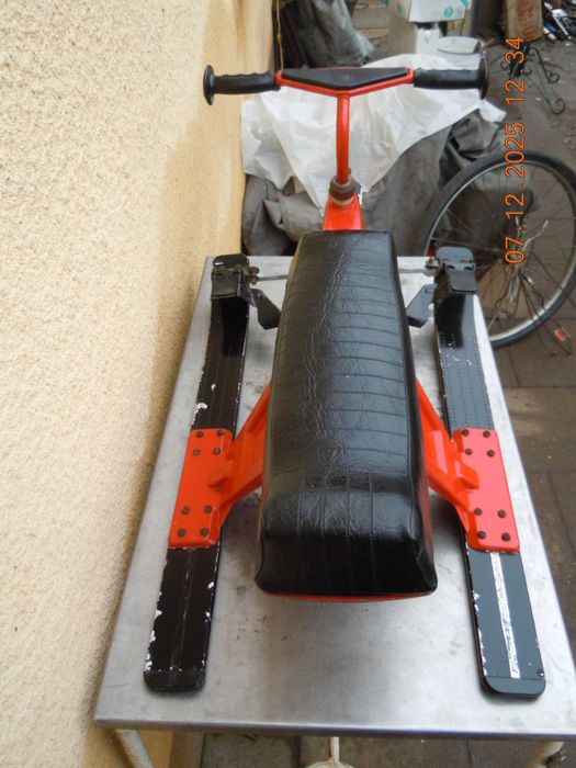 nartosanki PRL całe metalowe łącznie z płozami stan idealny oryginał