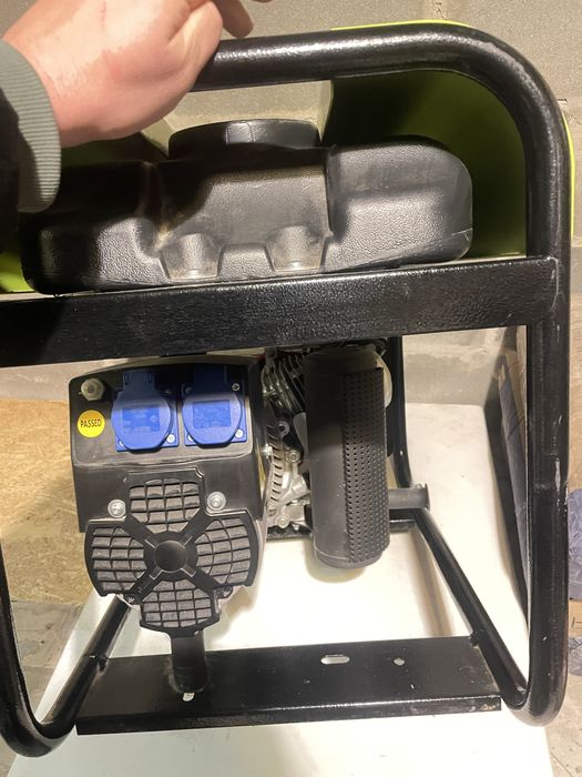 Продам італійський  генератор Pramac ES3000 Honda