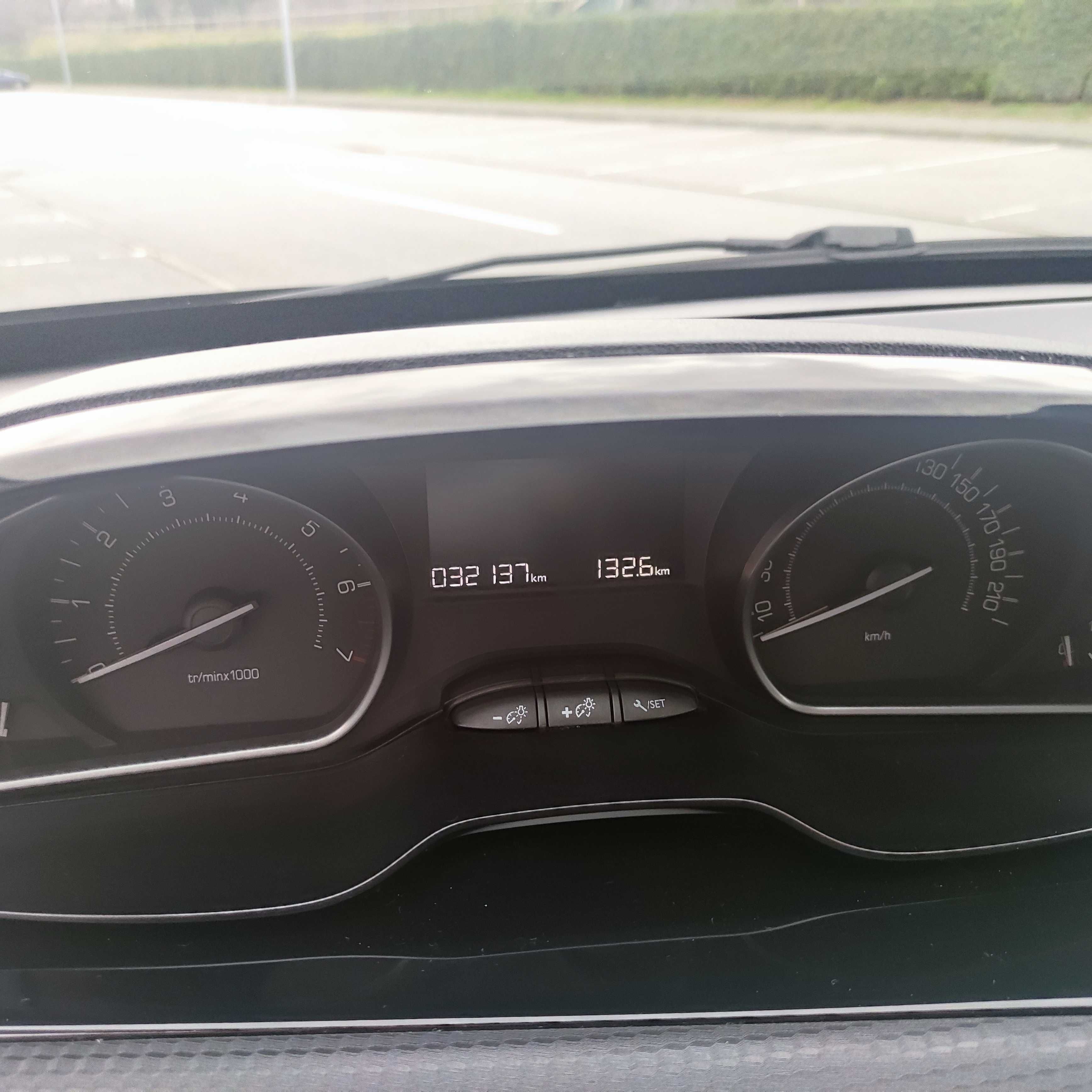 Peugeot 208 1.2 PureTeck style