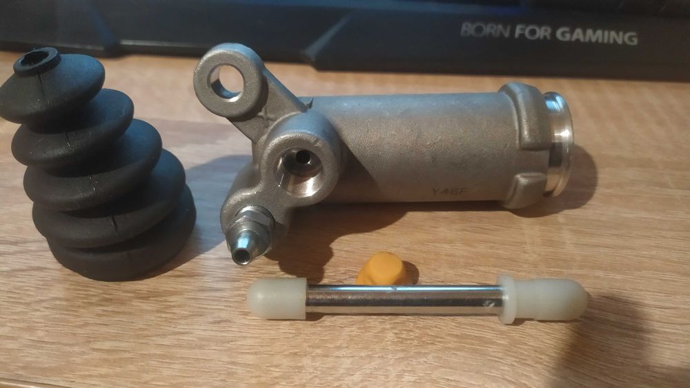 Продам Робочий циліндр AUDI 100