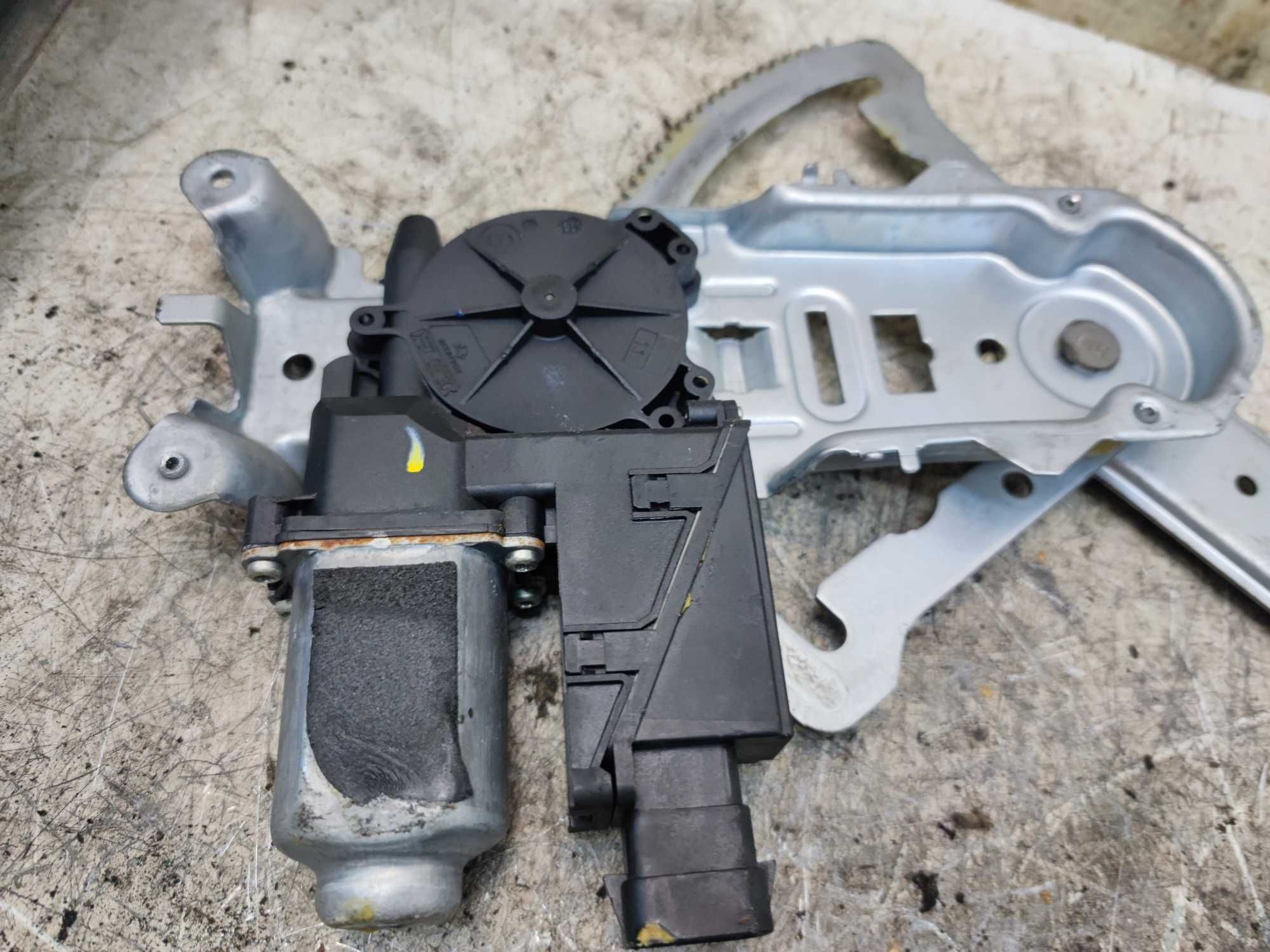 Opel Corsa C Podnośnik Szyby Prawy Przód PP