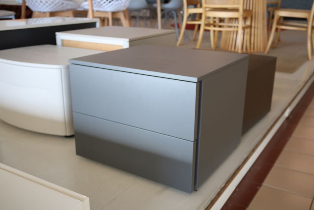 Mesa de cabeceira Nova